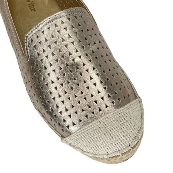 Bella Vita Channing Champagne Perforated Leather Womens Loafers Size 11 Wide - Picture 9 of 12